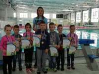 Соревнования по плаванию среди дошколят 